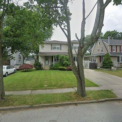 2144 Willoughby Ave, Wantagh, NY 11793