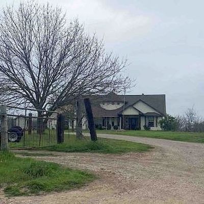 215 Newman Rd, Ennis, TX 75119