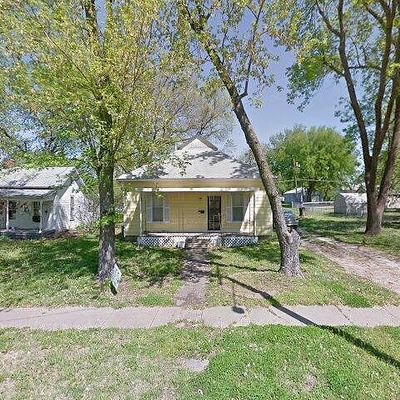 215 N Chestnut St, Iola, KS 66749