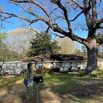 215 Sonia Dr, Columbus, MS 39702