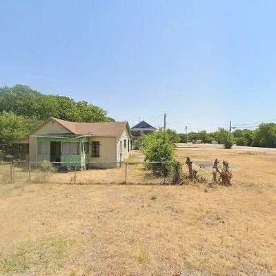 217 Hayes St, Mcgregor, TX 76657