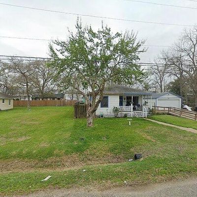 219 E Dumble St, Alvin, TX 77511