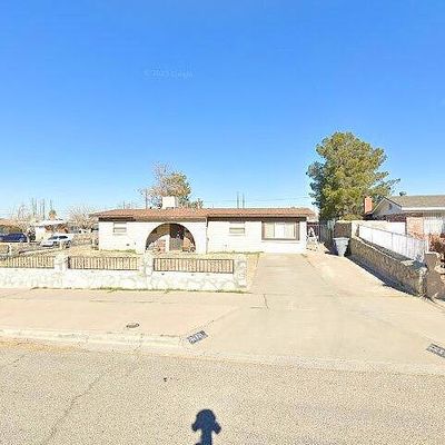 221 Cuprite Dr, El Paso, TX 79932