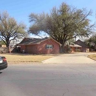 2210 Whitney Dr, Midland, TX 79705