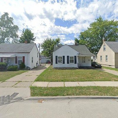 22103 Brittany Ave, Eastpointe, MI 48021