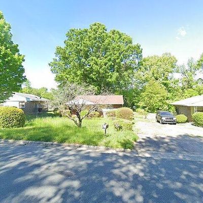 2212 Willow Rd, Greensboro, NC 27406