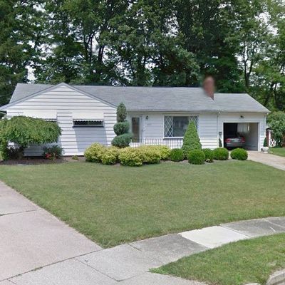 2236 Thurber Ln, Youngstown, OH 44509