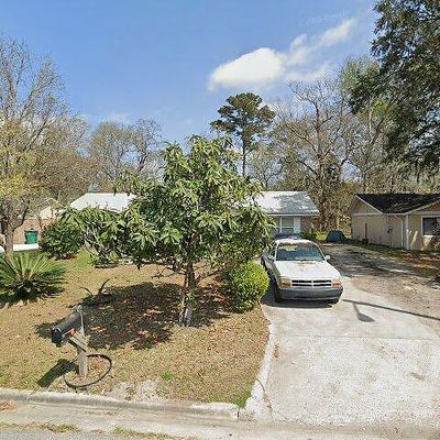 224 Holiday Dr, Savannah, GA 31419