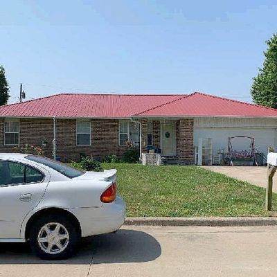 2242 W Erskine St, Bolivar, MO 65613