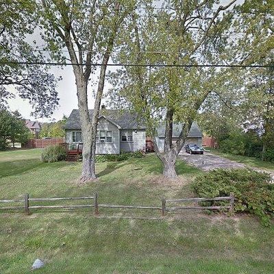 225 Leon Rd, Walled Lake, MI 48390