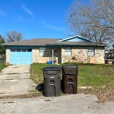 225 Sunflower Dr, Marion, TX 78124