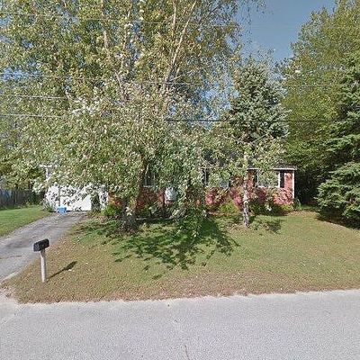 3 Whittier Dr, Coventry, RI 02816