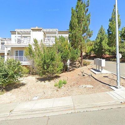 300 Locust Dr #14, Vallejo, CA 94591