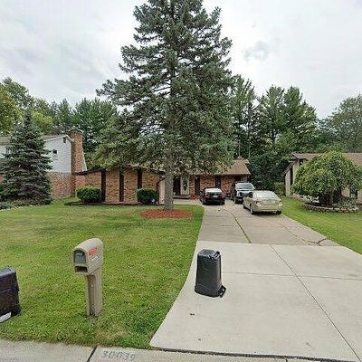 30039 Rambling Rd, Southfield, MI 48076