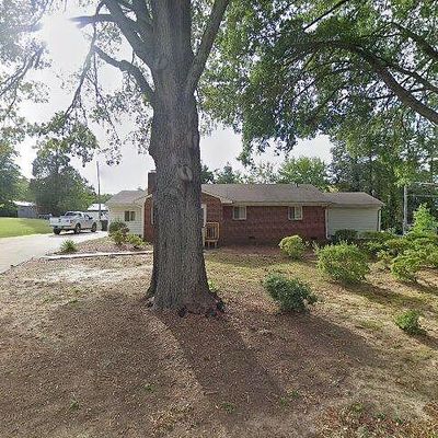 301 Lindale Dr, High Point, NC 27265