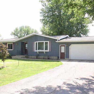 302 1 St Ave, Rowley, IA 52329