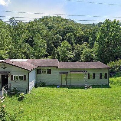 3045 Fields Creek Rd, Winifrede, WV 25214