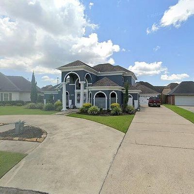 305 Buckingham Dr, Port Neches, TX 77651