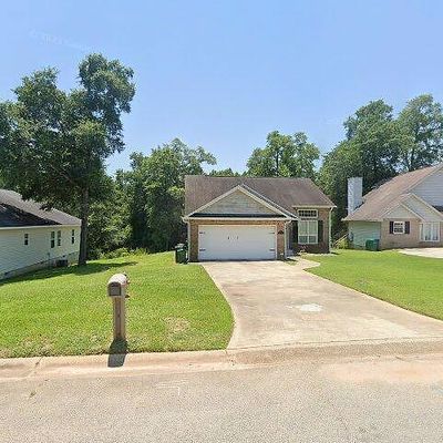 305 Spring Creek Dr, Perry, GA 31069