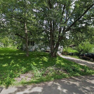 307 Matthews Ln, Gower, MO 64454