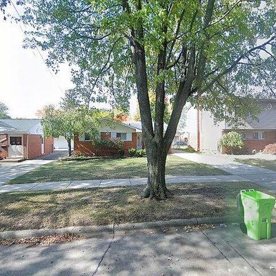 30907 Ferntree St, Roseville, MI 48066