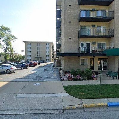 310 Lathrop Ave #105, Forest Park, IL 60130
