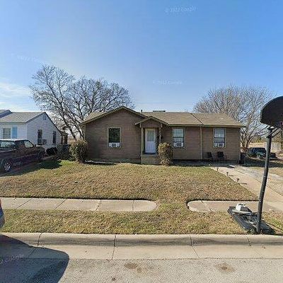3100 Canberra Ct, Fort Worth, TX 76105