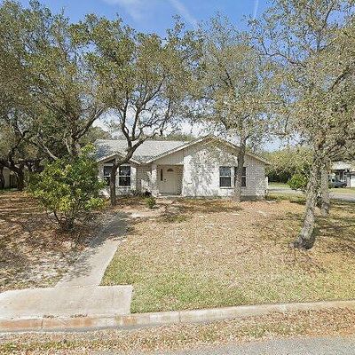 3102 Traylor Blvd, Rockport, TX 78382