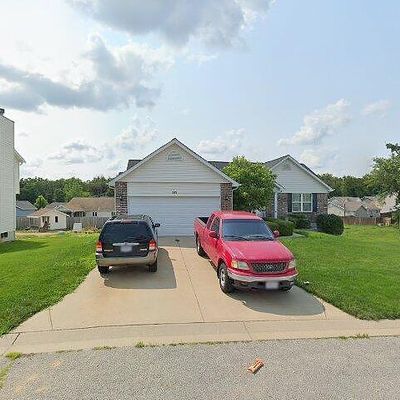 311 Village Circle Dr, Winfield, MO 63389