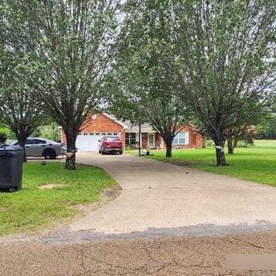 3115 Old Wolfe Rd, Caledonia, MS 39740