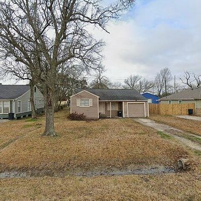 312 S Utah St, La Porte, TX 77571