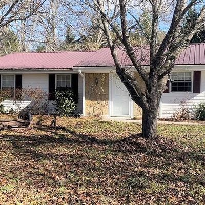 317 Stancil Dr, Toccoa, GA 30577