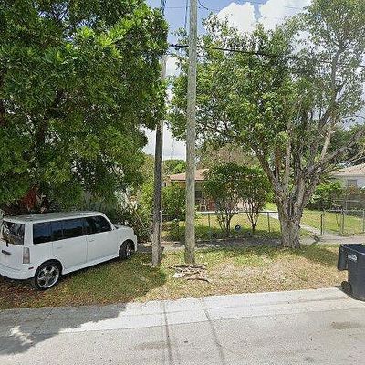 3175 Nw 31 St St, Miami, FL 33142