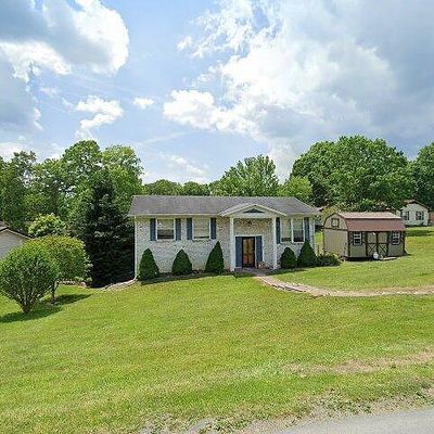 321 Collinwood Dr, Oak Hill, WV 25901