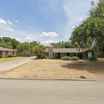 321 Santa Fe Dr, Woodway, TX 76712