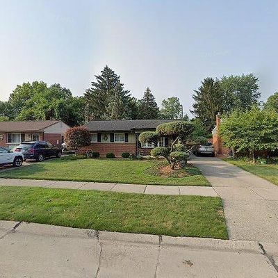 32289 Pierce St, Garden City, MI 48135