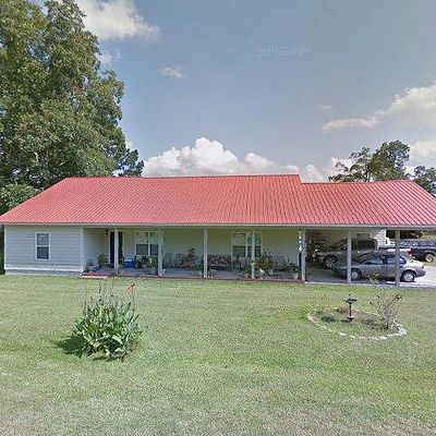 325 Cedar Ave, Claxton, GA 30417