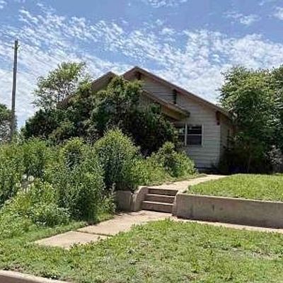 329 S Oklahoma Ave, Mangum, OK 73554