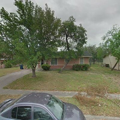 337 Woodlawn St, Sinton, TX 78387