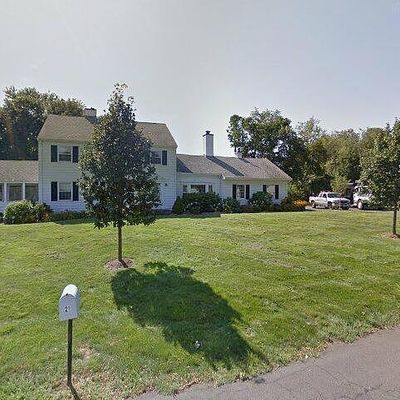 34 Dudley Ave, Branford, CT 06405