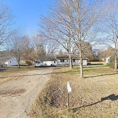 2659 Fish Lake Rd, Lapeer, MI 48446