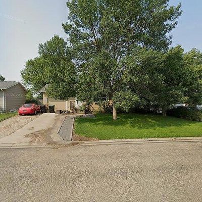 27 Custer Dr, Lincoln, ND 58504