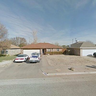 2704 80 Th St, Lubbock, TX 79423