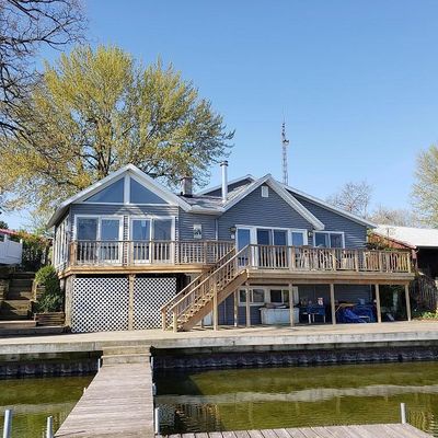 27100 Mahle Landing Rd, Sturgis, MI 49091