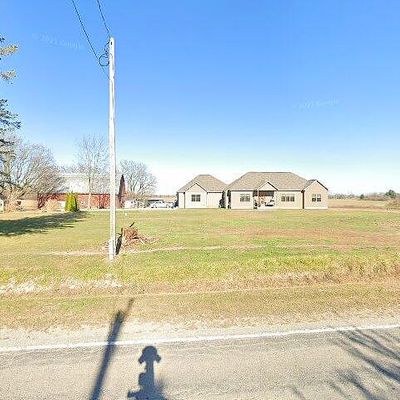 2728 W Parish Rd, Midland, MI 48642