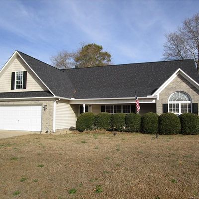 275 Seabiscuit Dr, Raeford, NC 28376