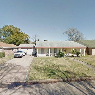 2820 Bryan Ave, Groves, TX 77619