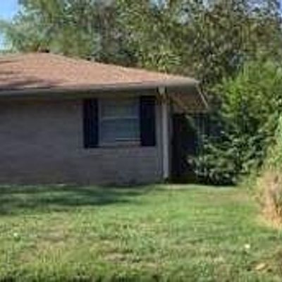 2823 Darwin St, Kilgore, TX 75662