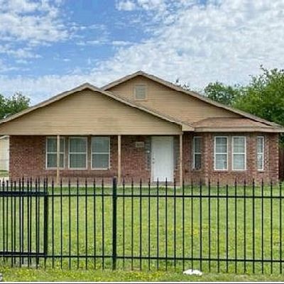 2833 Meaders Ave, Fort Worth, TX 76112