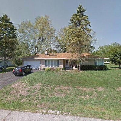 285 N Fairview Ave, North Prairie, WI 53153